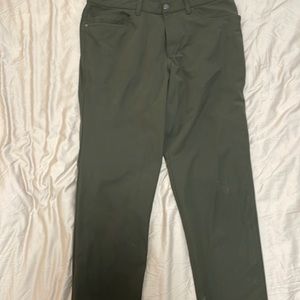 Men’s Lululemon dark green chino pants